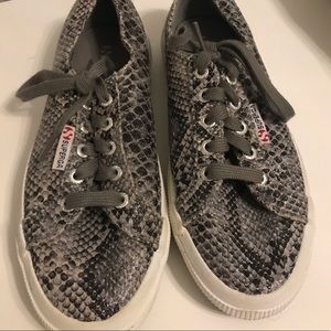 Snakeskin Supergas